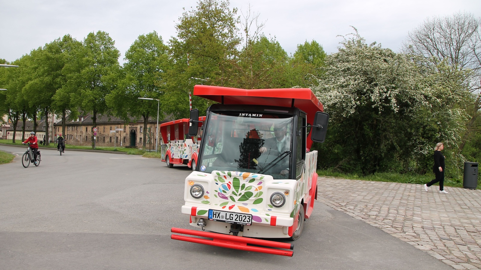 Schon 1.000 Fahrgäste in der Bimmelbahn