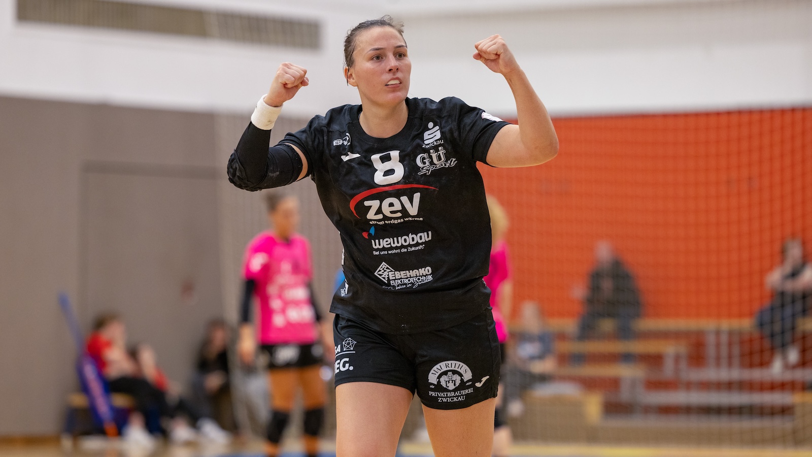 HSG Blomberg-Lippe verpflichtet isländische Nationalspielerin Magnúsdóttir und verlängert mit Hoberg